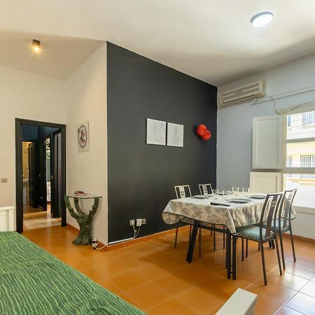 Conde Center Premium Suites, Free Parking Seville Exterior photo